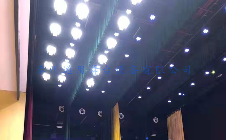 舞臺機械核心——舞臺吊桿機械設備！采用蝸輪蝸桿減速系統，磨擦系數小，傳動效率高！