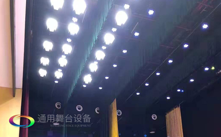 通用舞臺專業性、全方位優勢！業務涉及舞臺機械、阻燃幕布、專業燈光系統、專業音響系統