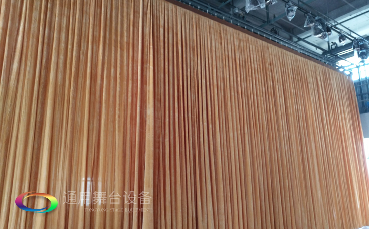 舞臺阻燃幕布在設施設備安裝、拆裝舞臺（包括裝臺、拆臺）以及系統調試、運行等操作規程