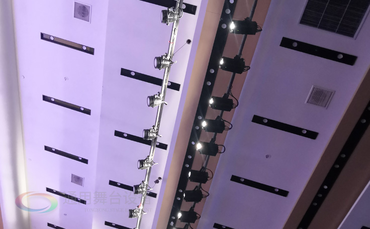 南京某國企禮堂舞臺系統分項工程通過質量驗收 涉及舞臺吊桿、舞臺燈光等項目 現已投入使用
